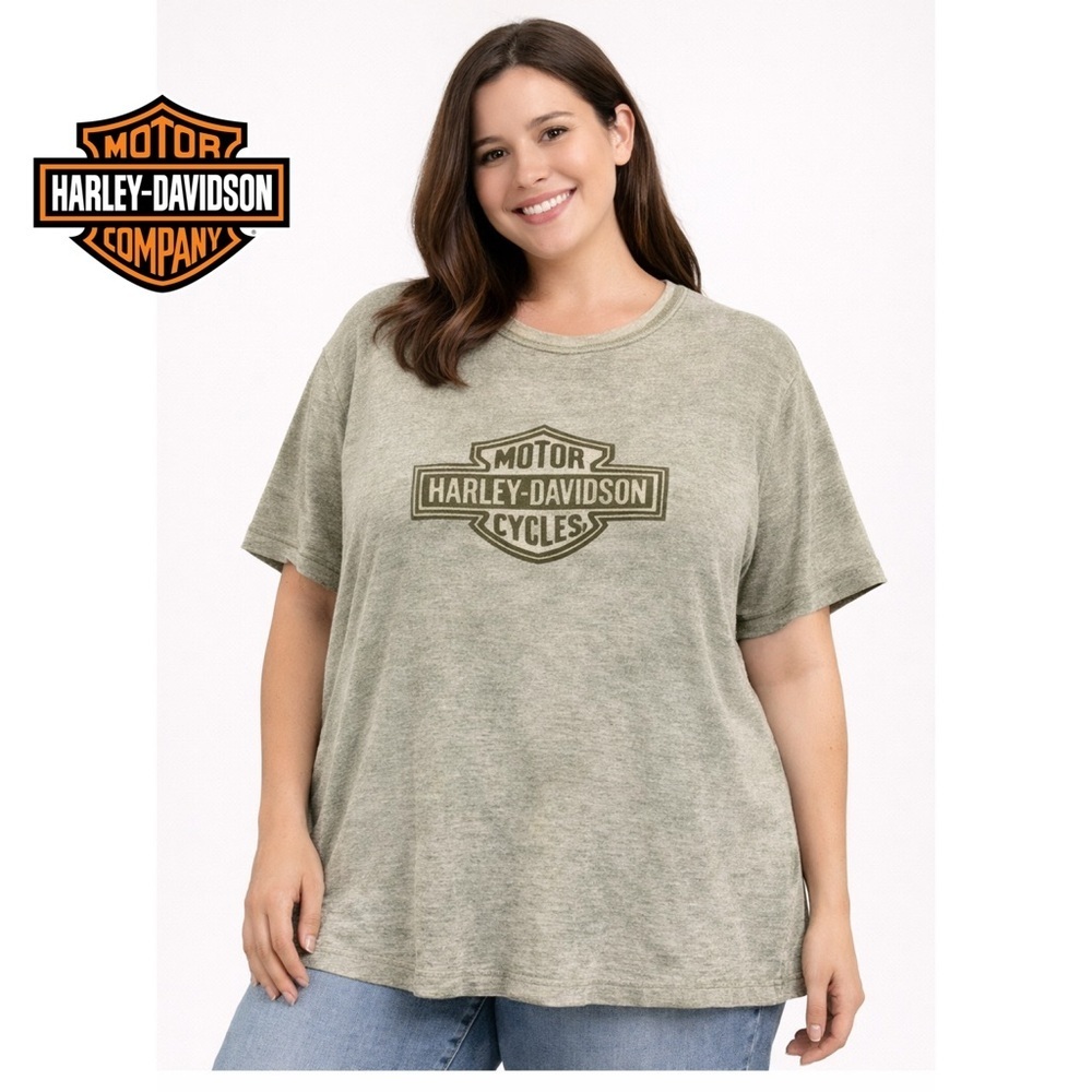 Harley Davison woman’s Milwaukee Wisconsin tshirt w/ stuttered outline of logo